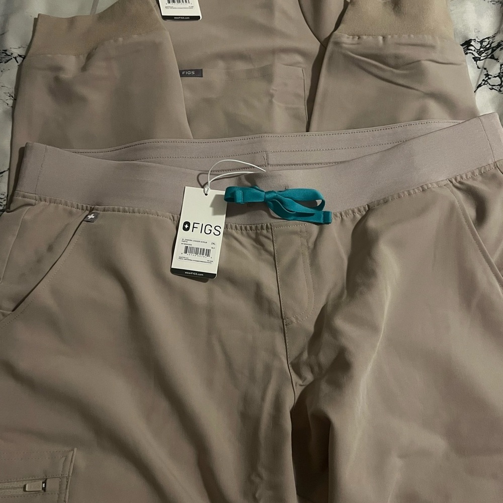 Figs women’s Beige Pants and top set
